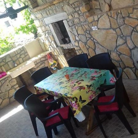 Holiday Home Nora**** Loznati Cres Luaran gambar