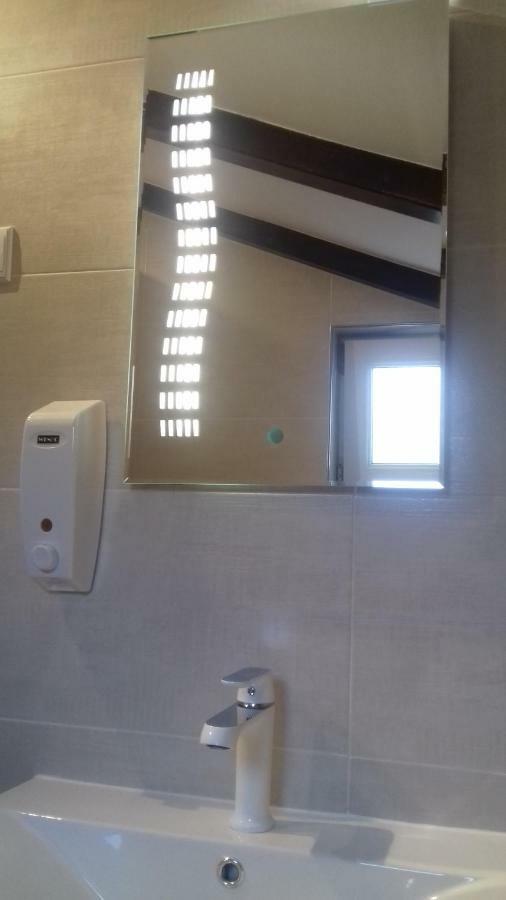 Holiday Home Nora**** Loznati Cres Luaran gambar