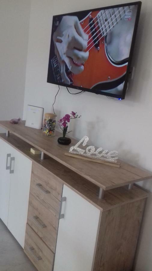 Holiday Home Nora**** Loznati Cres Luaran gambar