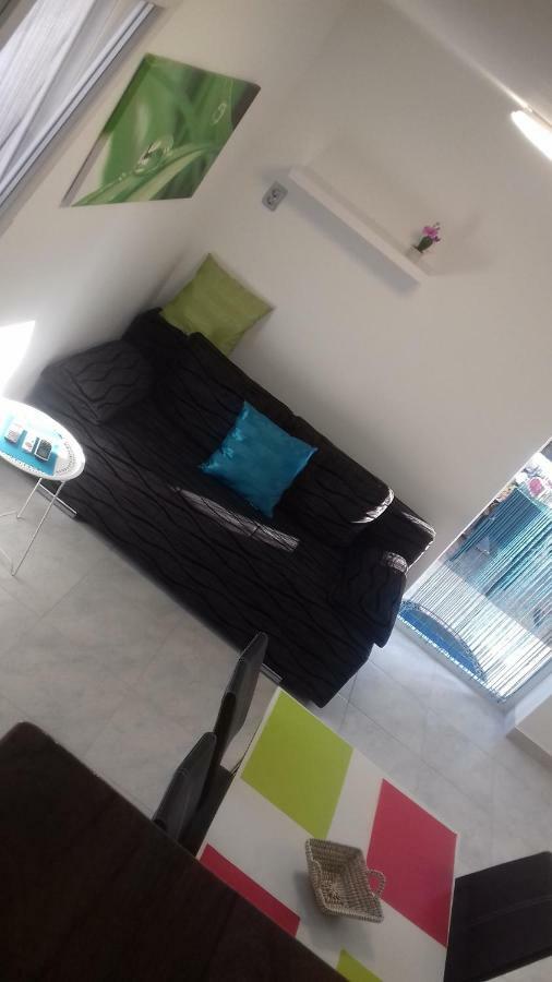 Holiday Home Nora**** Loznati Cres Luaran gambar