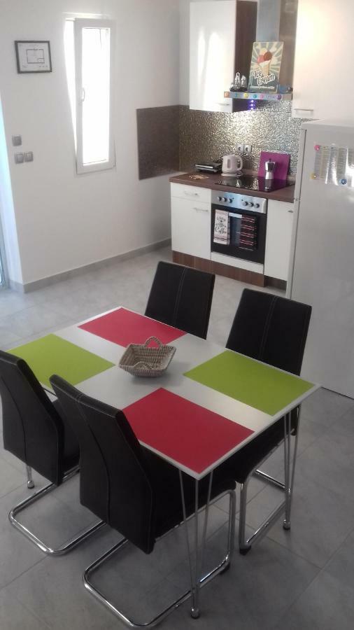 Holiday Home Nora**** Loznati Cres Luaran gambar